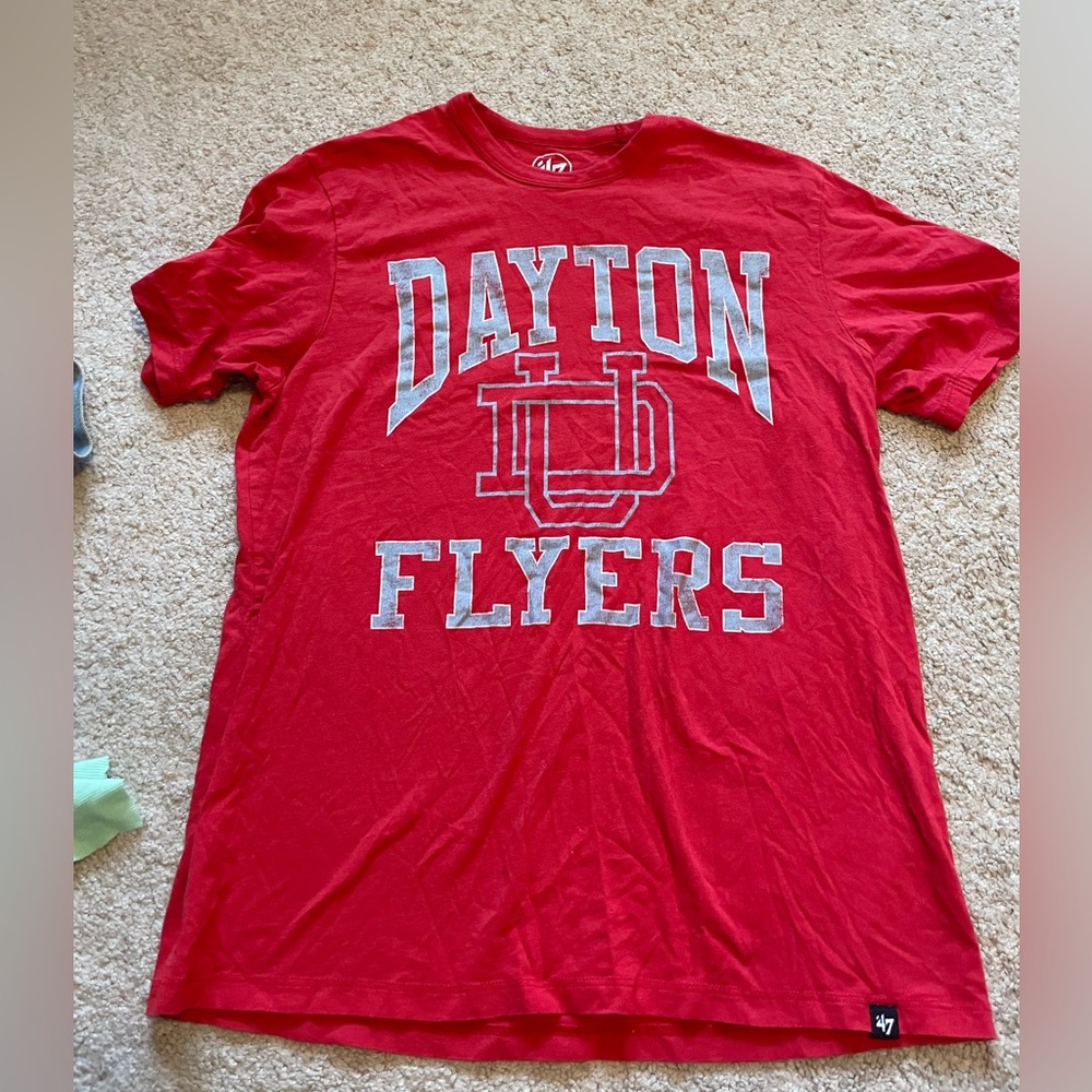 Dayton Flyers T shirt size small